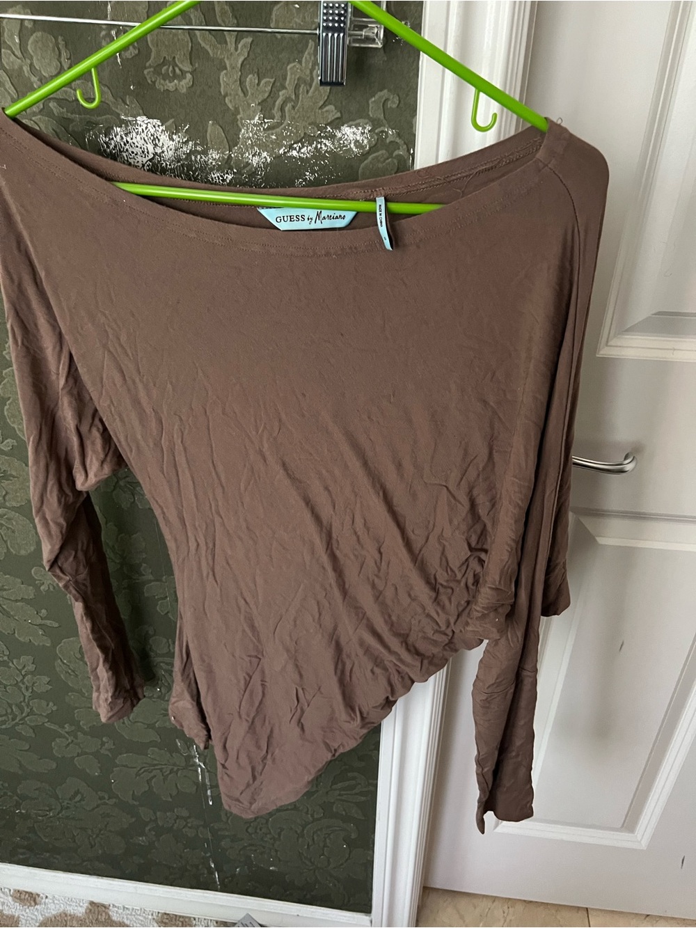 GUESS by Marciano Brown Asymmetric Off-Shoulder Long Sleeve Top